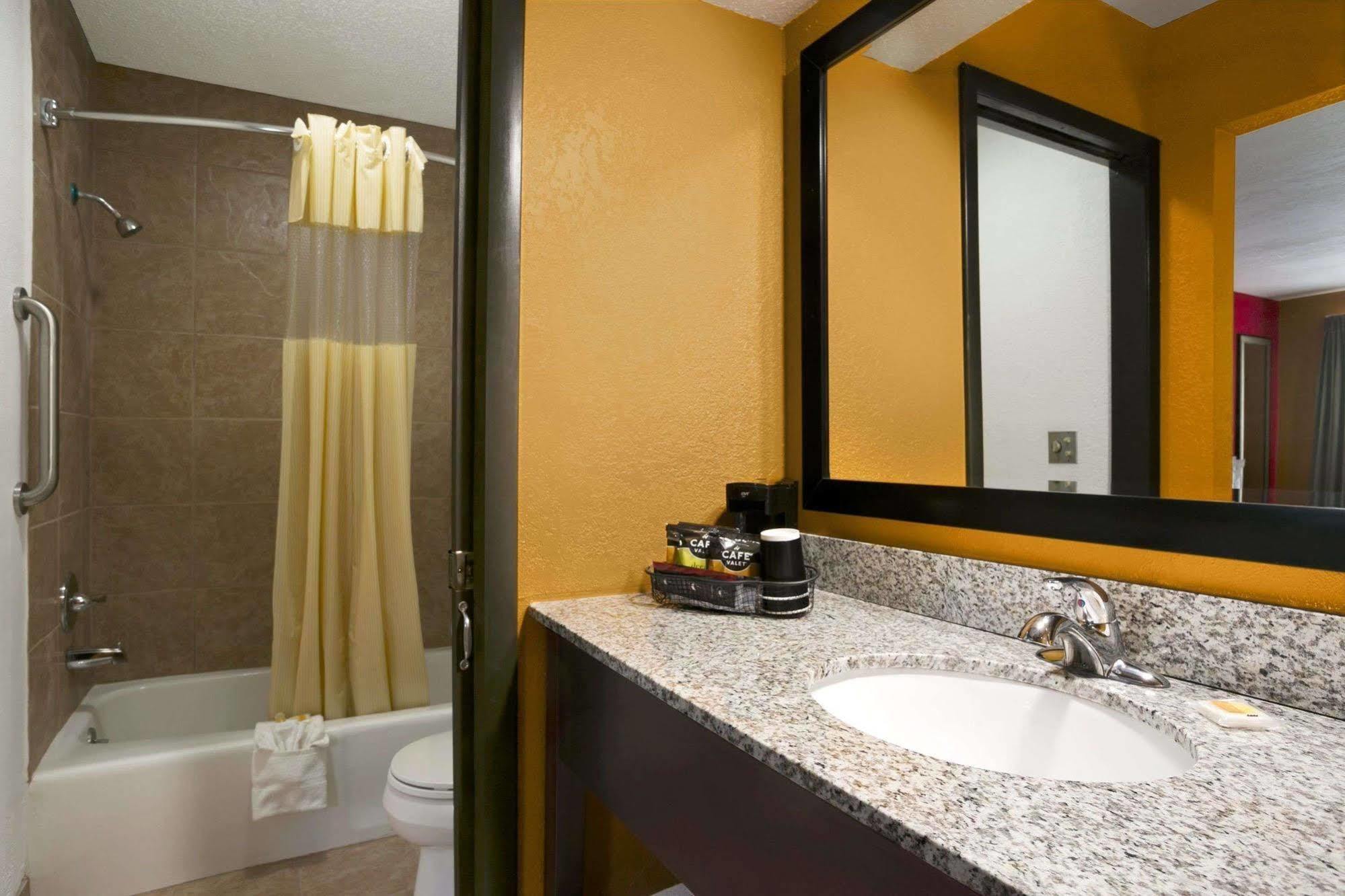 Days Inn By Wyndham Liberty/Ne Kansas City Eksteriør bilde